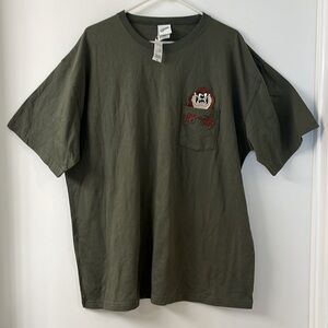 Looney Tunes Shirt Mens XL Taz Warner Bros Store Embroidered Pocket never worn